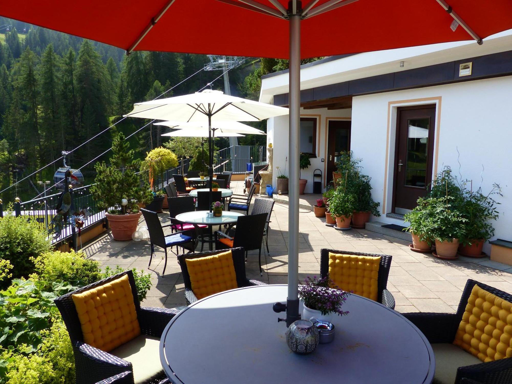 Hotel Garni Zerzer Serfaus Εξωτερικό φωτογραφία